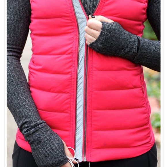 Lululemon Fluffed Up Vest Size 4 - Picture 7 of 7